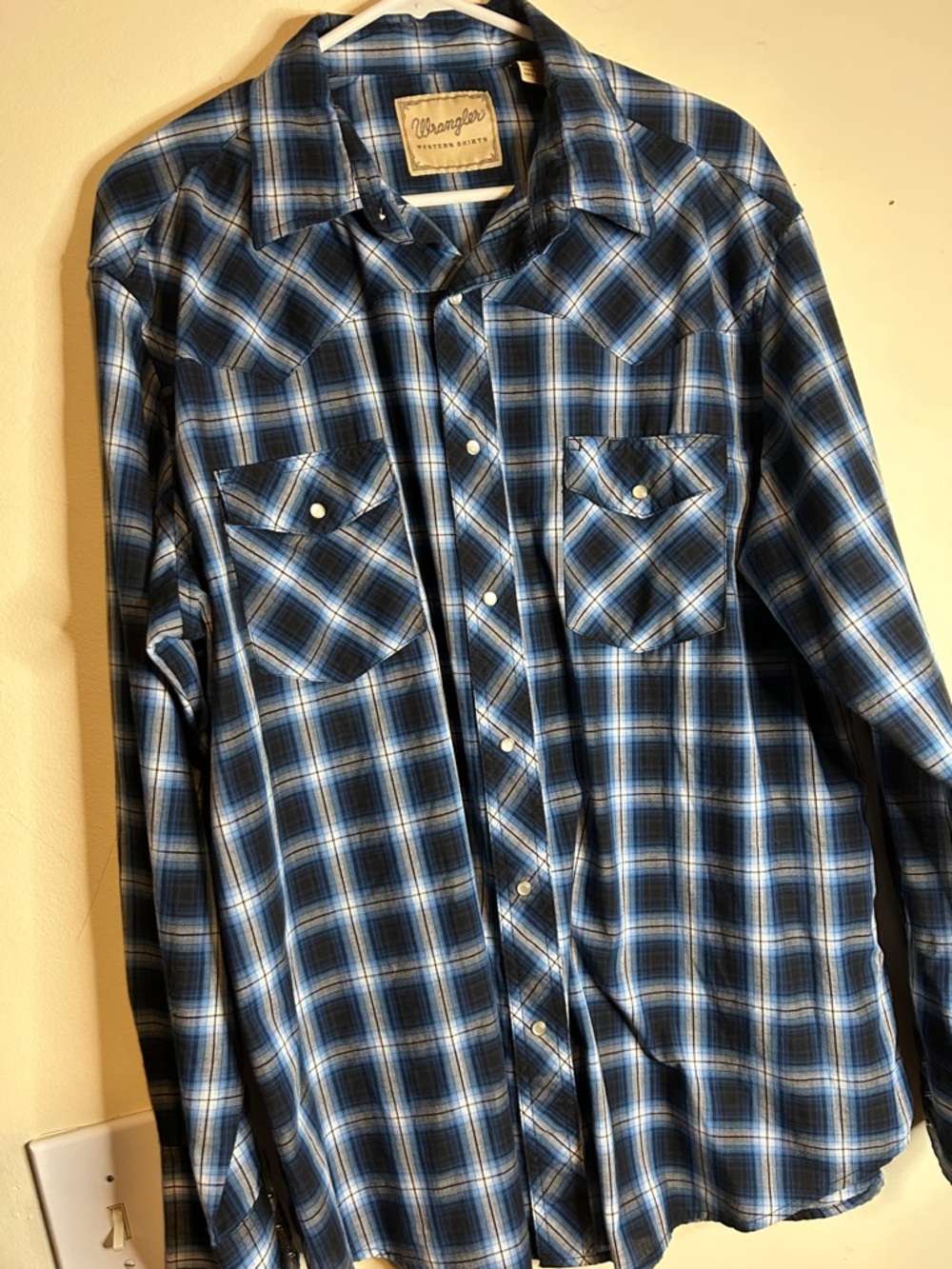 Wrangler Blue and Black Plaid Western Button-Front Shirt